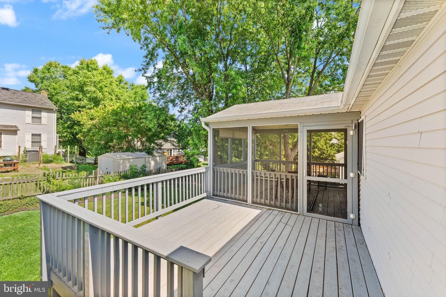 209 Rector Street photo 46
