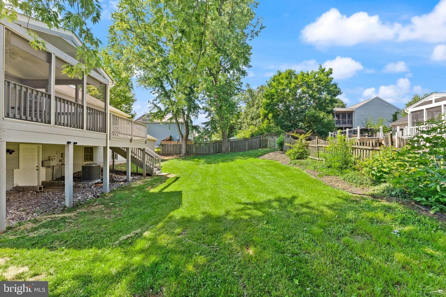 209 Rector Street photo 50