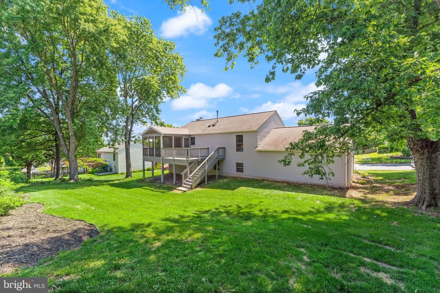 209 Rector Street photo 53