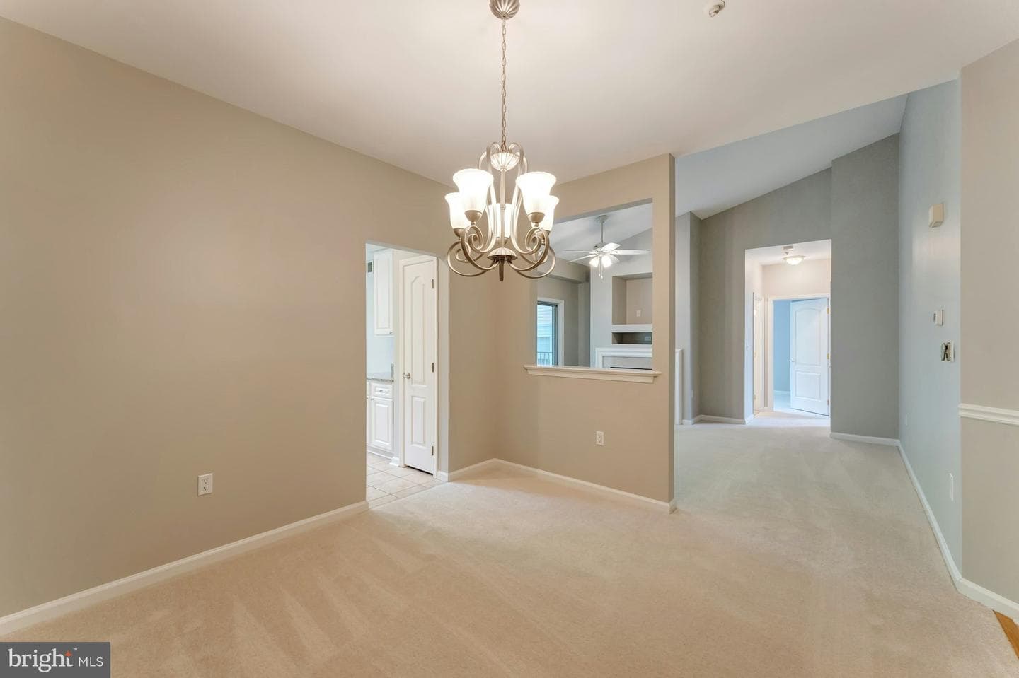 20933 Cedarpost Square #303 photo 4