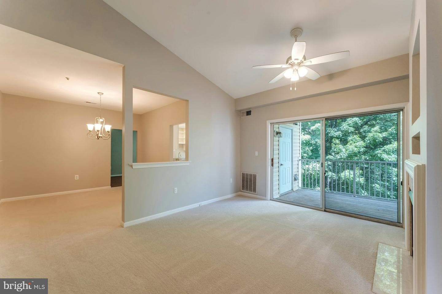 20933 Cedarpost Square #303 photo 6