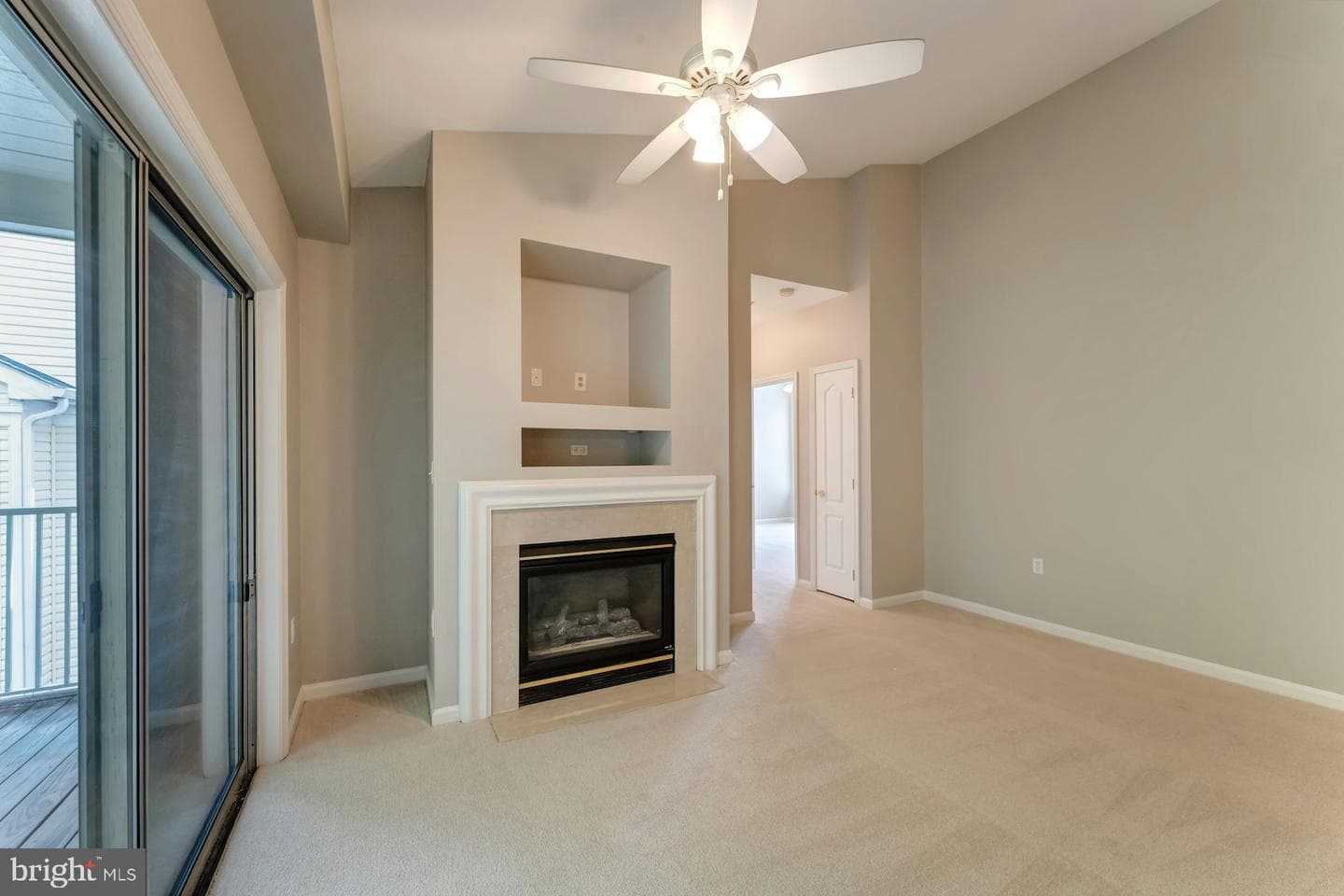 20933 Cedarpost Square #303 photo 7