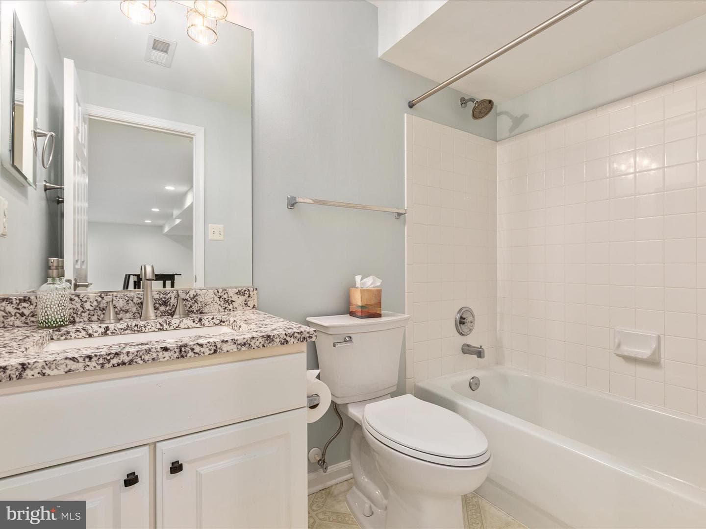 906 Santmyer Drive SE photo 33
