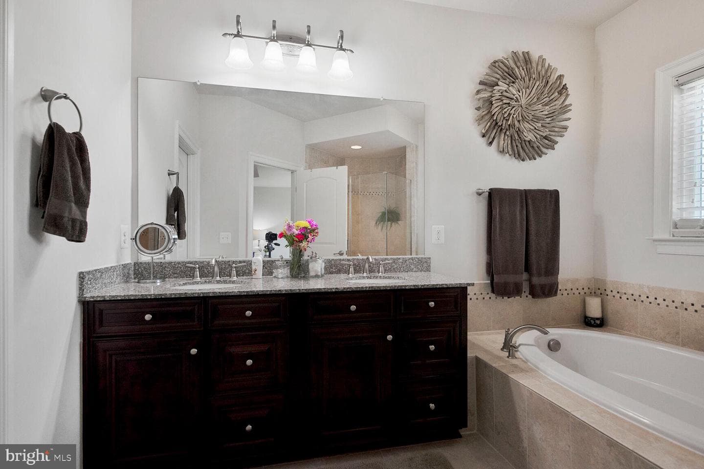26033 Huntwick Glen Square photo 21