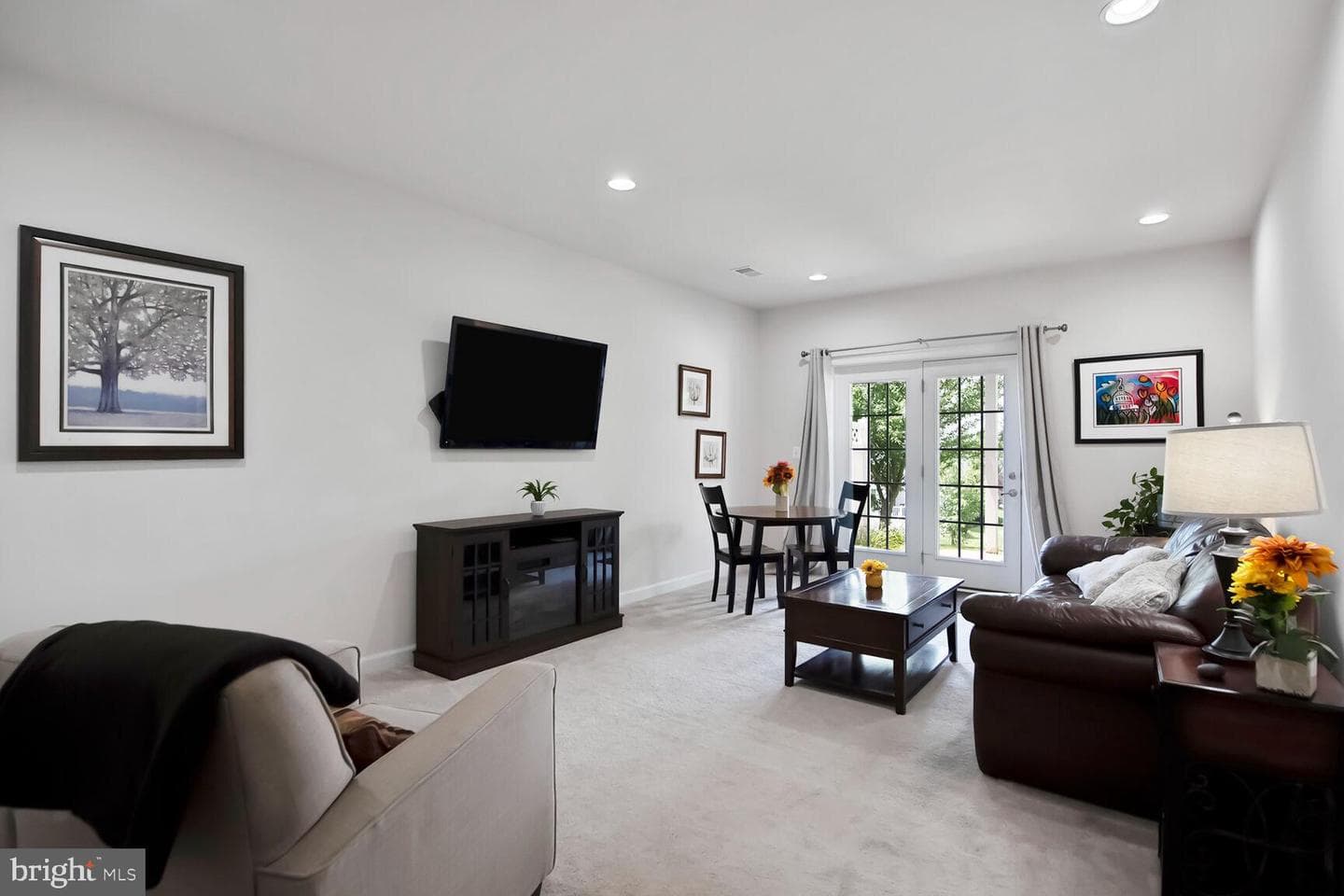 26033 Huntwick Glen Square photo 29