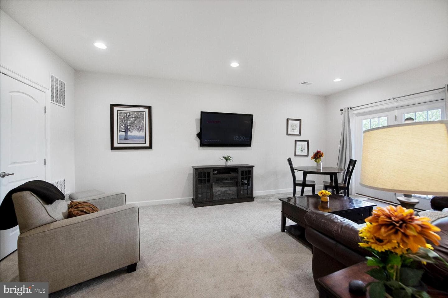 26033 Huntwick Glen Square photo 30