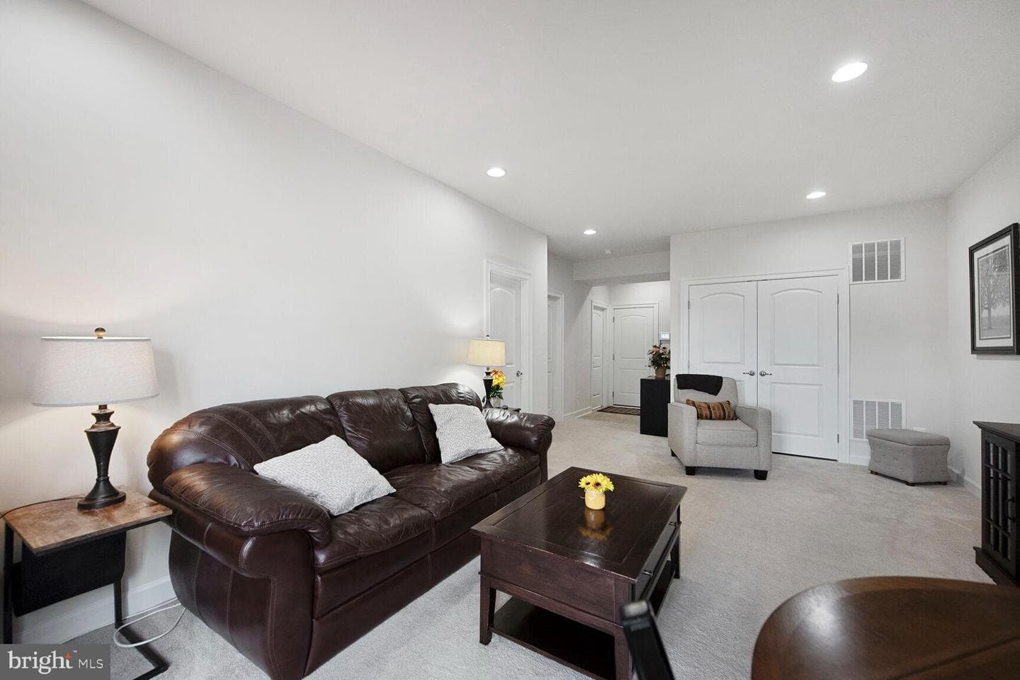 26033 Huntwick Glen Square photo 32