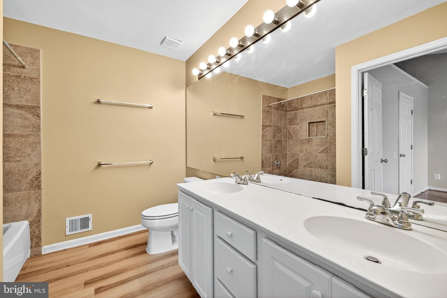 20696 Southwind Terrace photo 34