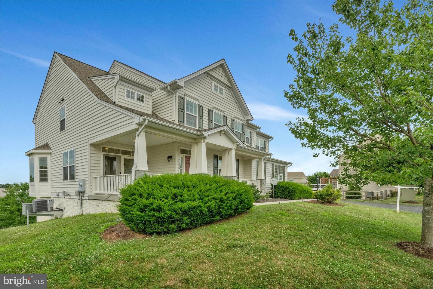 43084 Little Angel Court photo 3