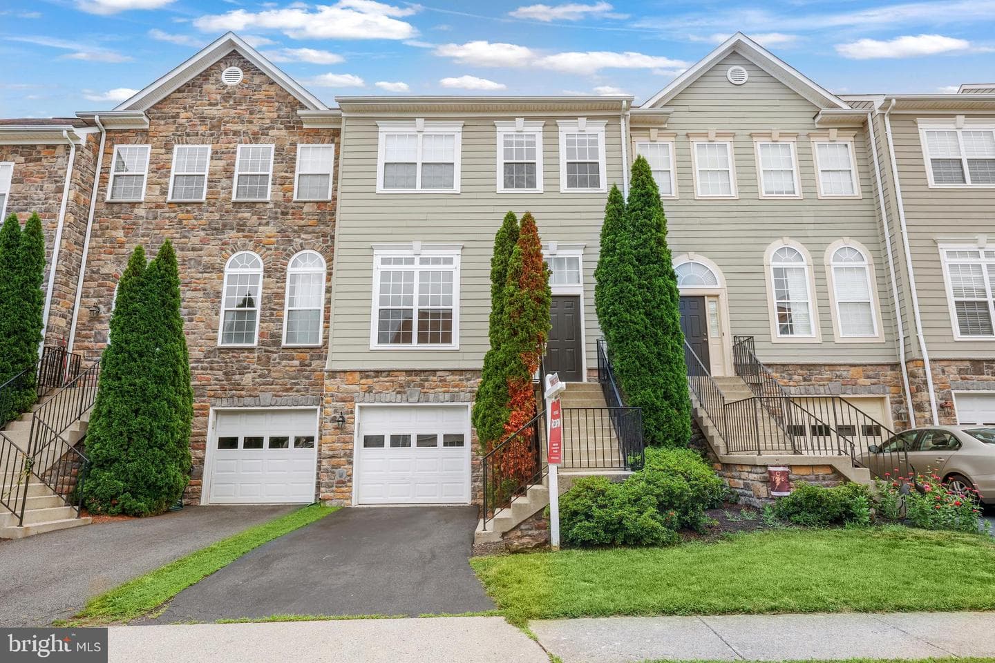 868 Stonefield Square NE photo 1