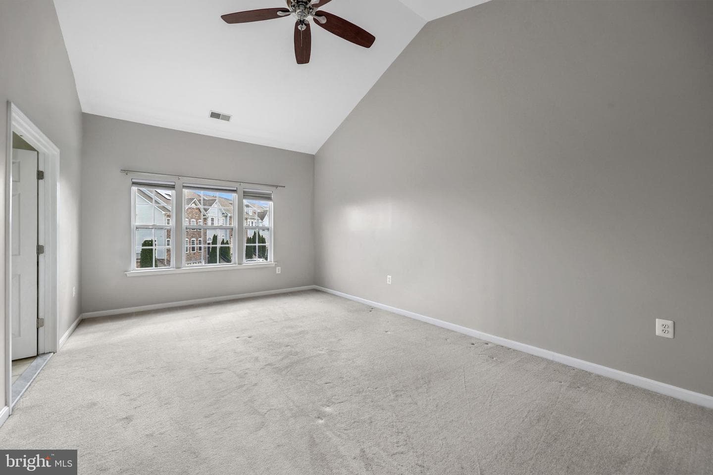 868 Stonefield Square NE photo 19
