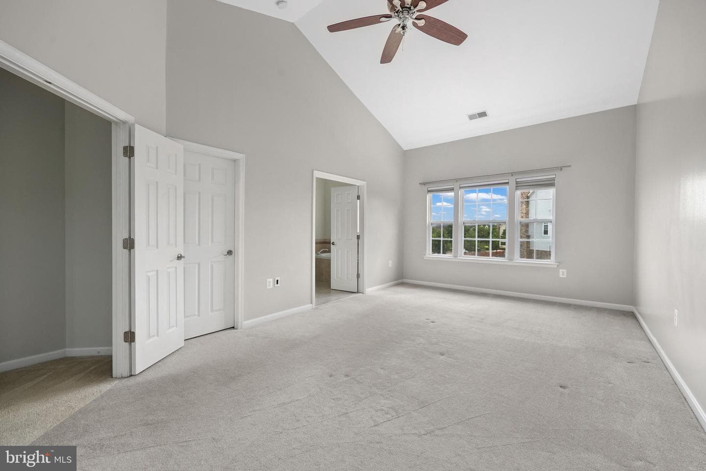868 Stonefield Square NE photo 20