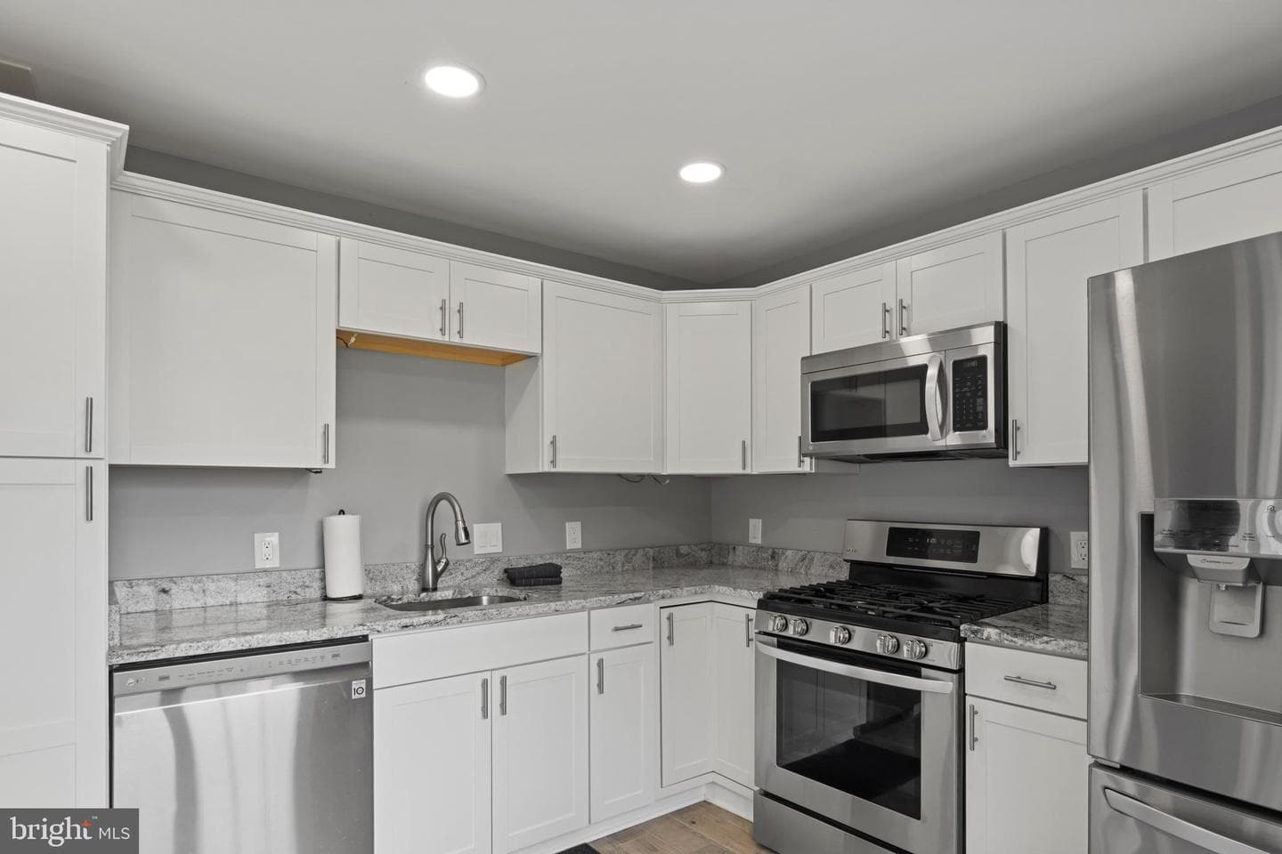 21845 Baldwin Square #201 photo 14