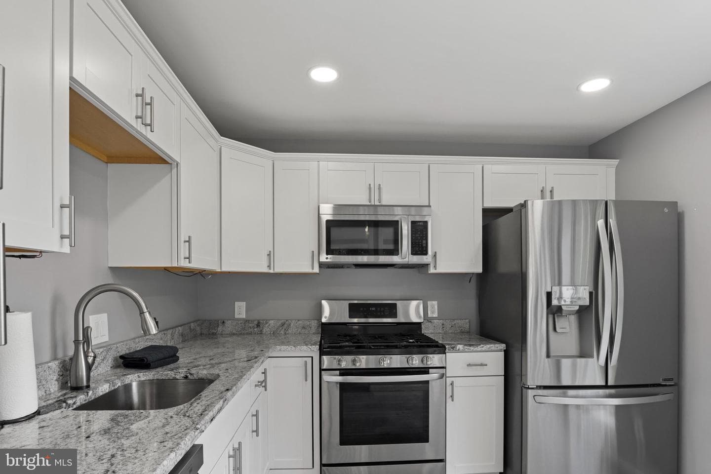 21845 Baldwin Square #201 photo 9