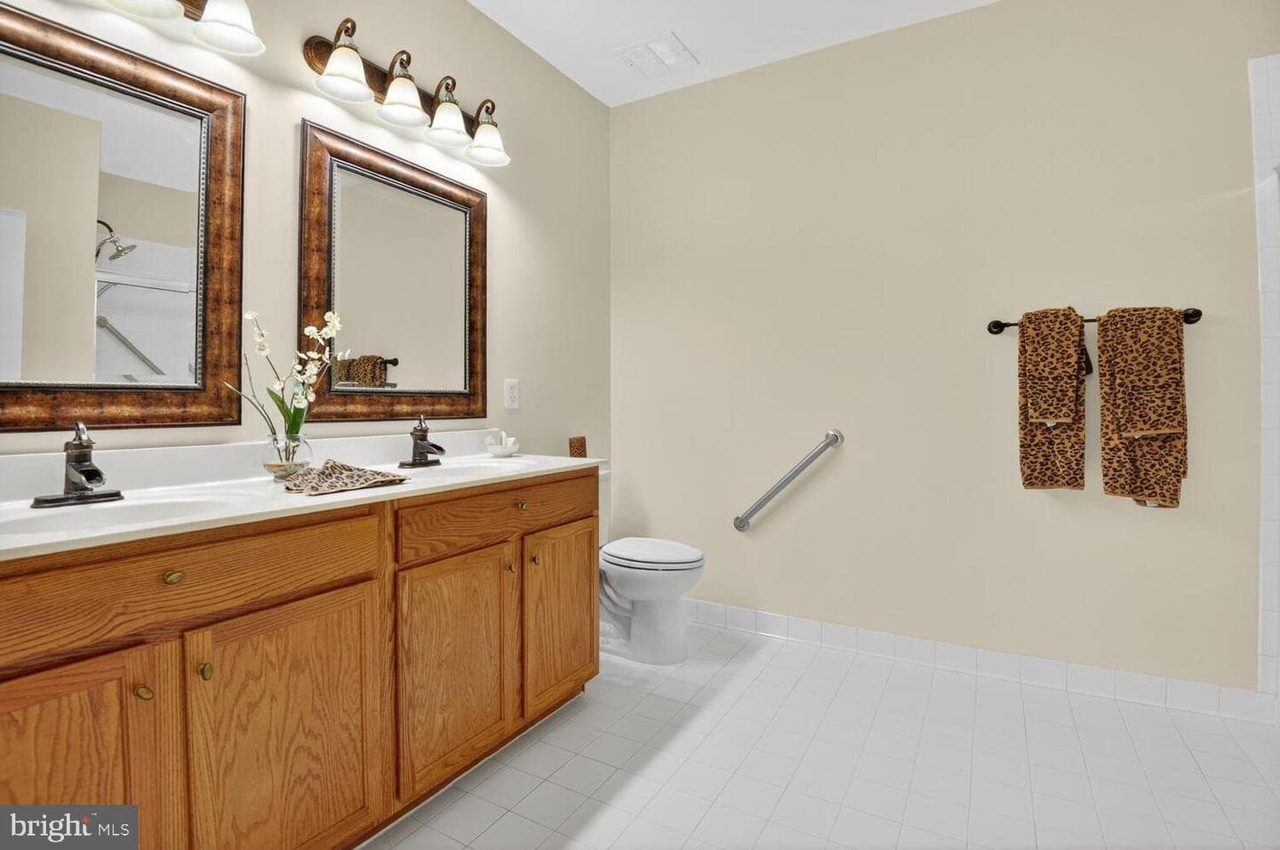 20810 Noble Terrace #205 photo 11