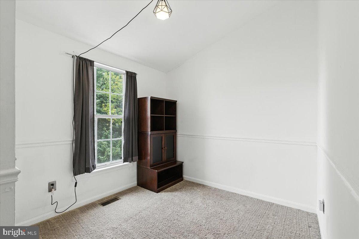 43953 Minthill Terrace photo 11