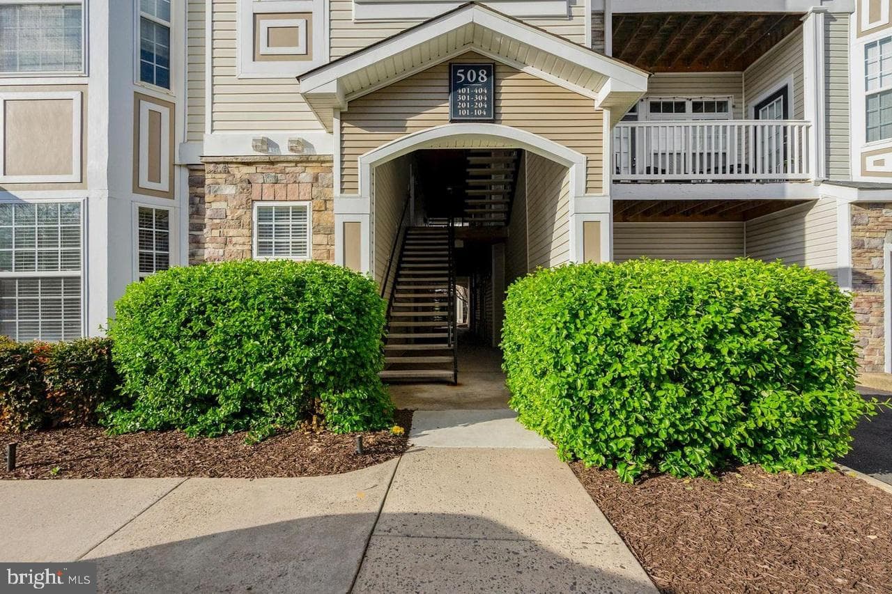 508 Sunset View Terrace SE #201 photo 3