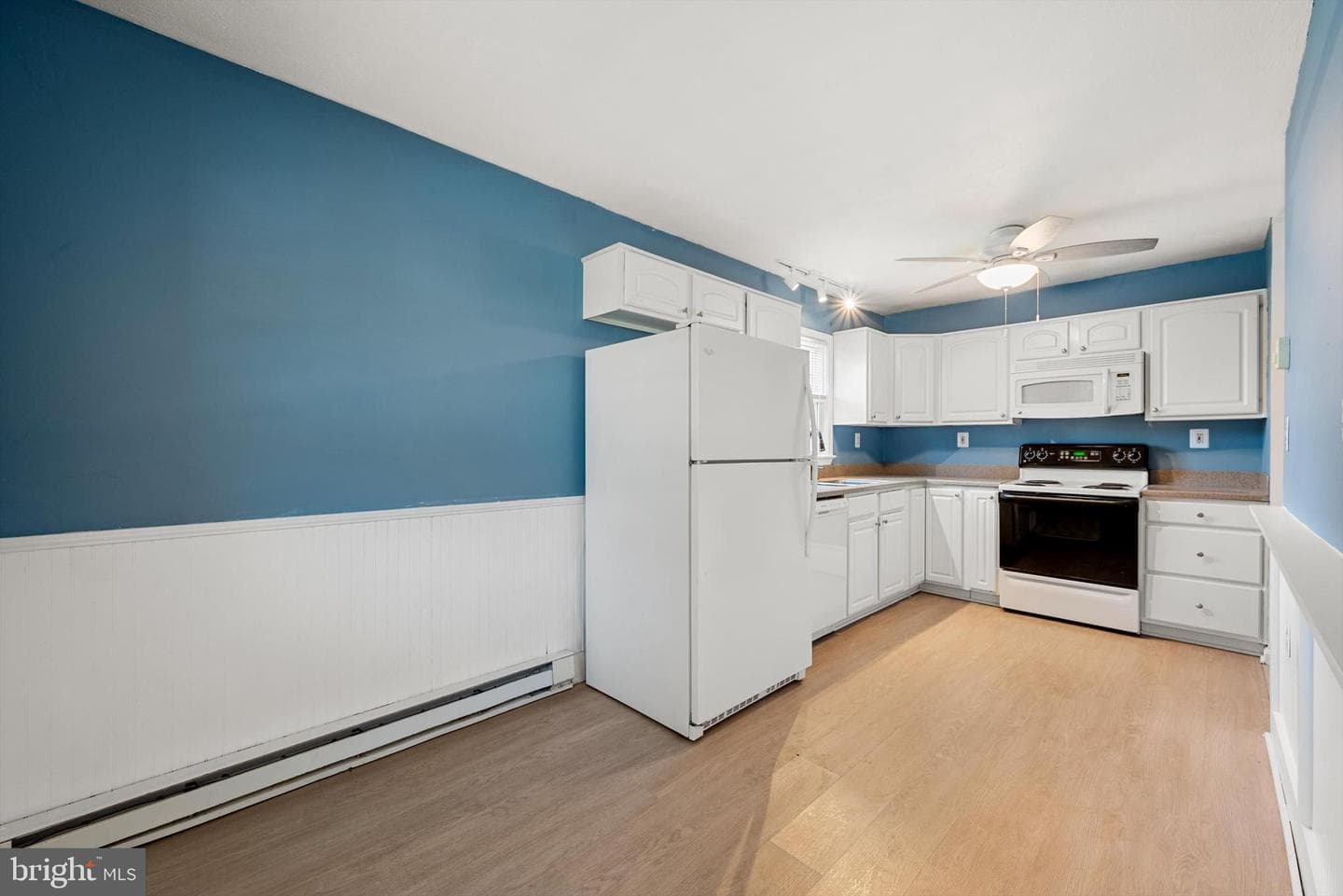 211 Catoctin Circle NE photo 3
