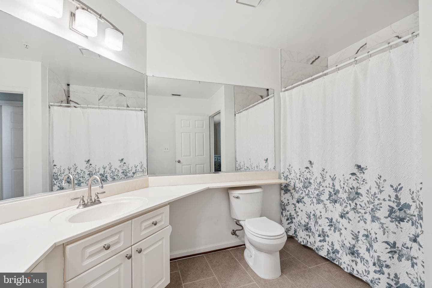 20311 Beechwood Terrace #203 photo 22