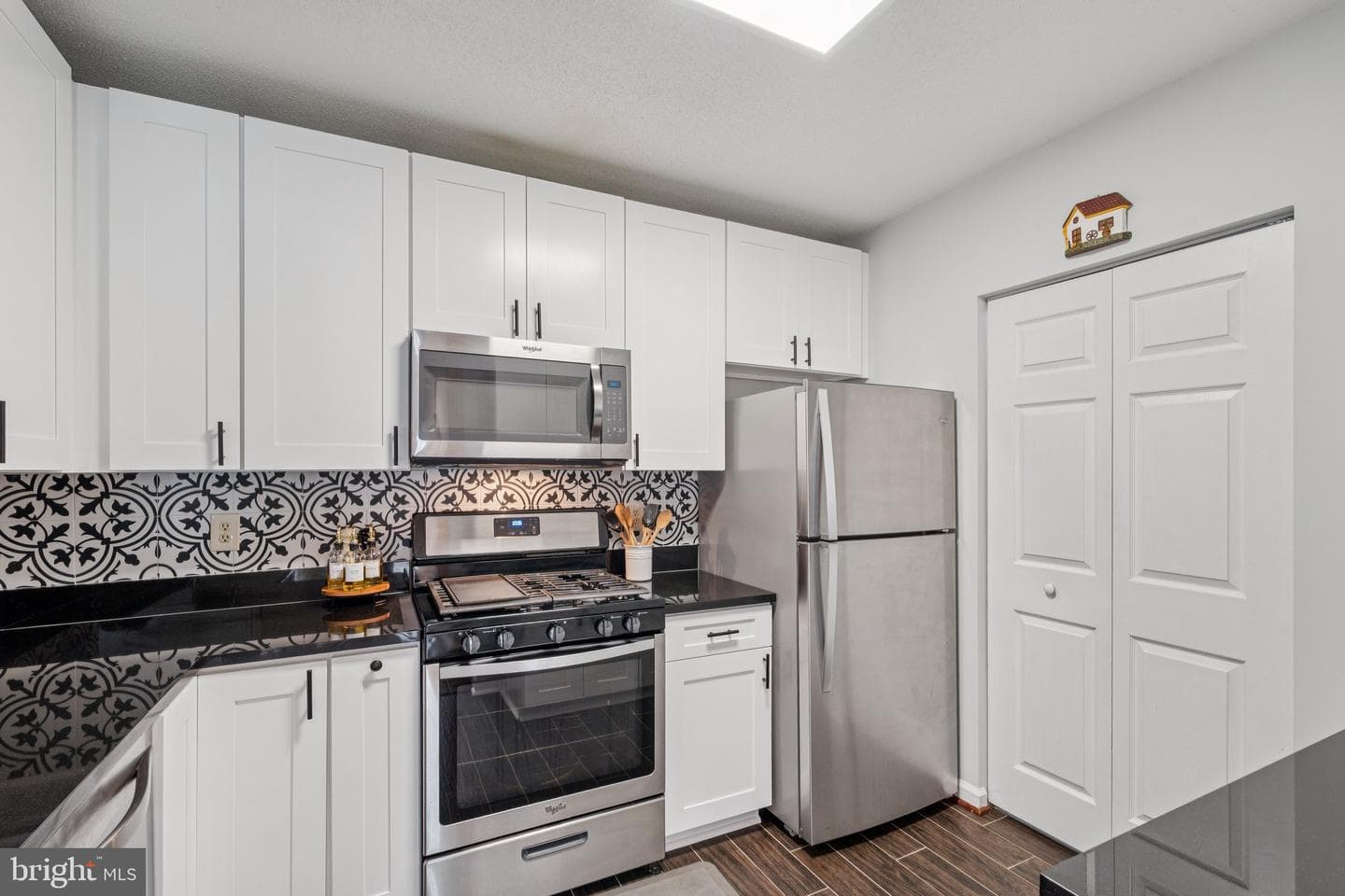 20311 Beechwood Terrace #203 photo 5