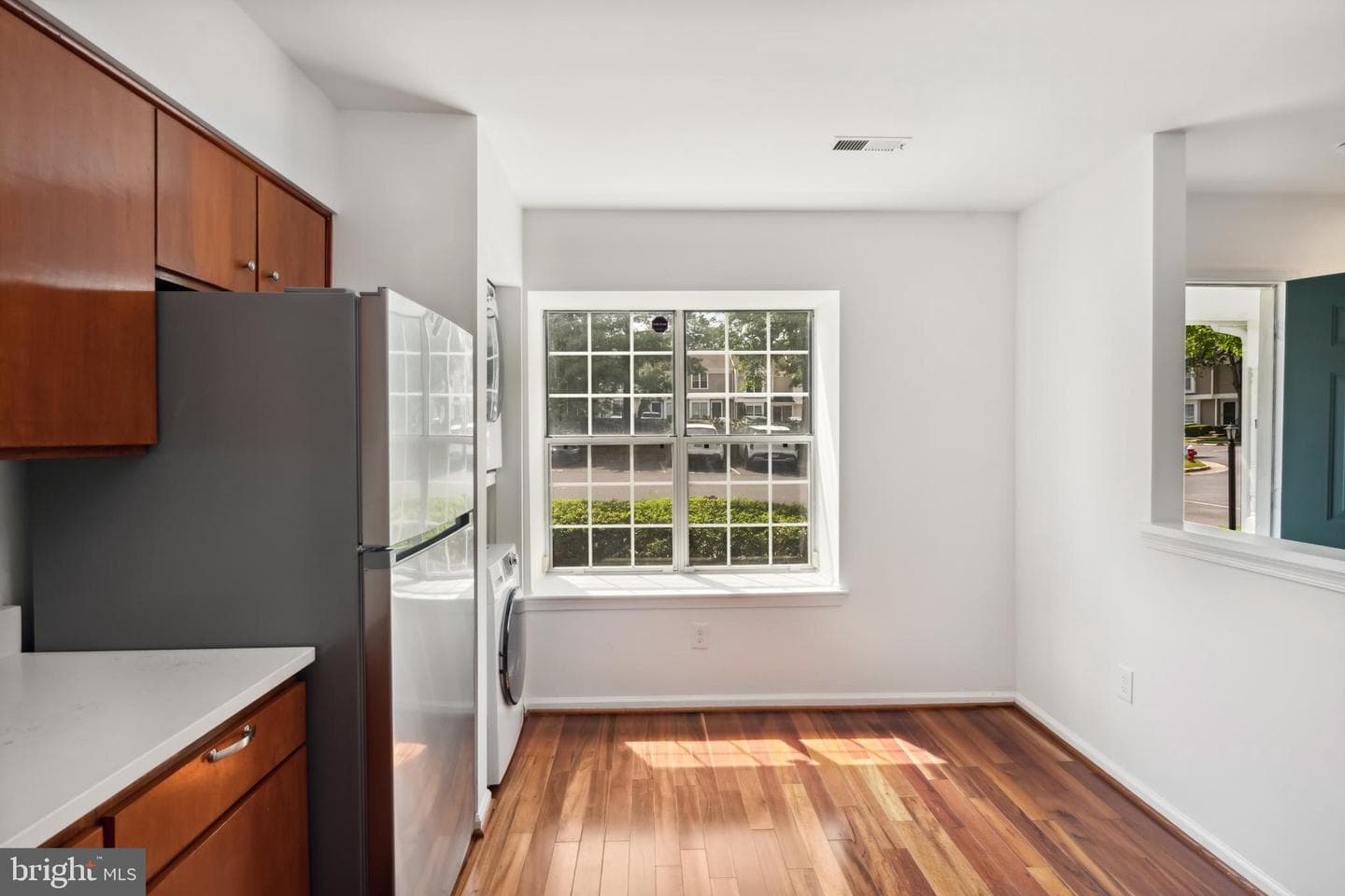 258 Coventry Square photo 11