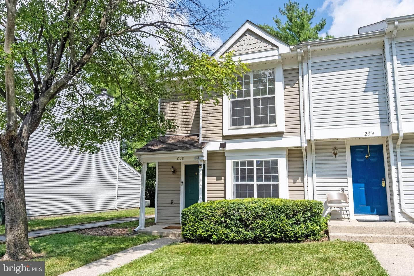 258 Coventry Square photo 2