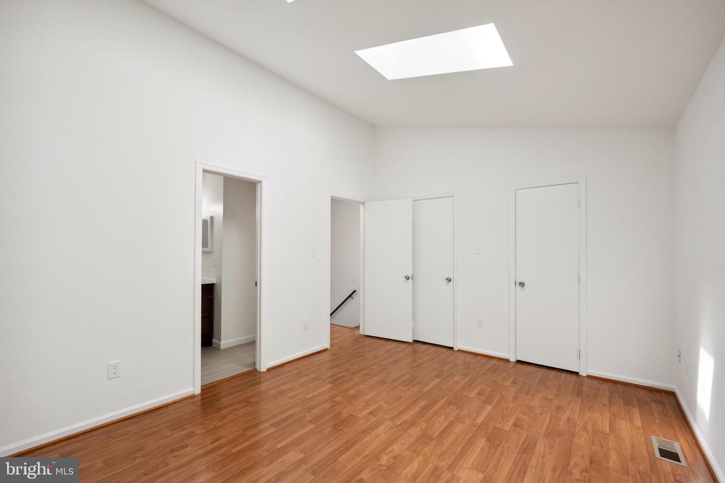 258 Coventry Square photo 22
