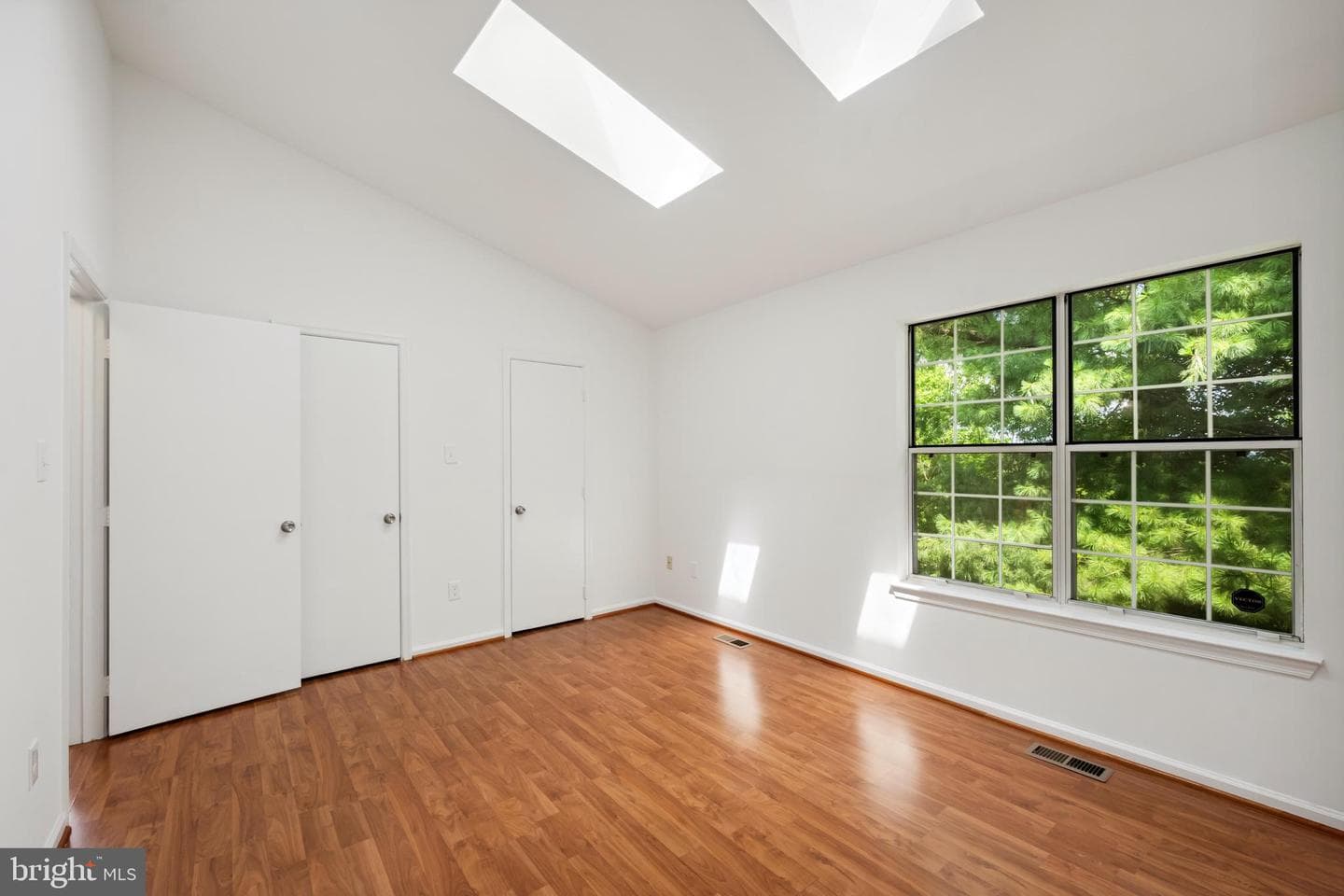 258 Coventry Square photo 23