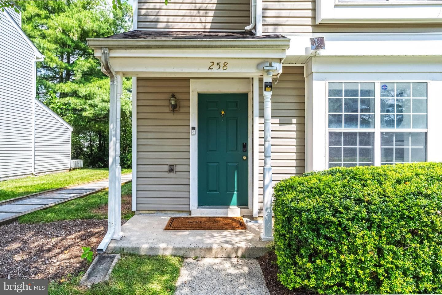 258 Coventry Square photo 3