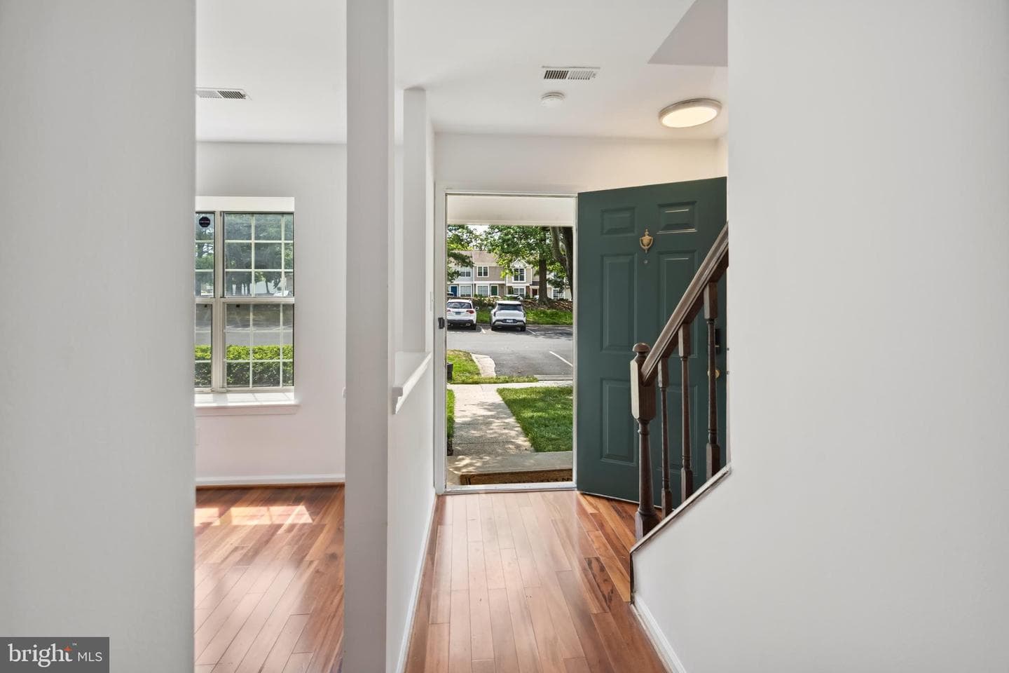 258 Coventry Square photo 6