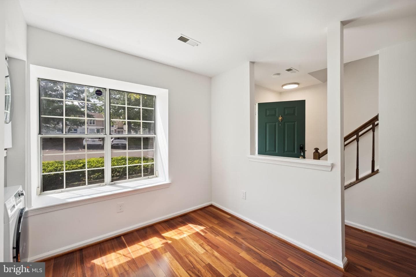 258 Coventry Square photo 8