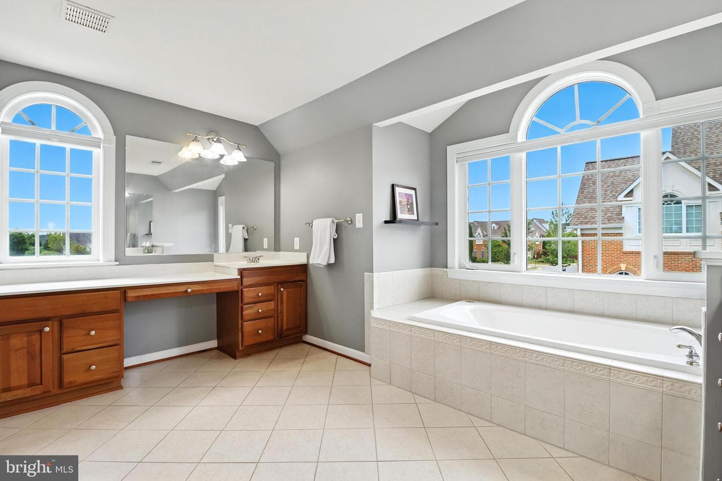 19208 Greystone Square photo 27