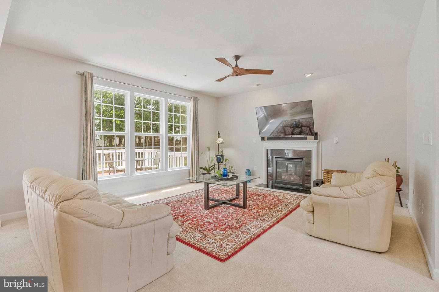 43187 Rosehaven Place photo 4