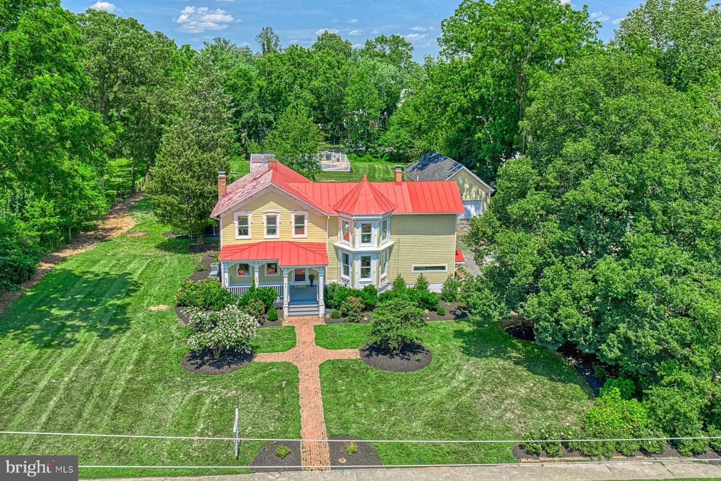 120 W Colonial Highway photo 2