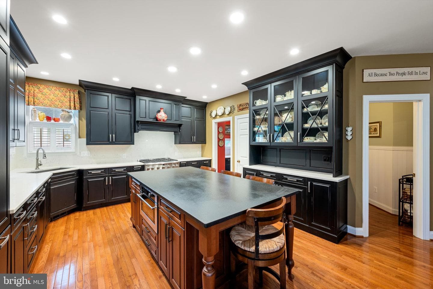 150 Amalfi Court photo 18
