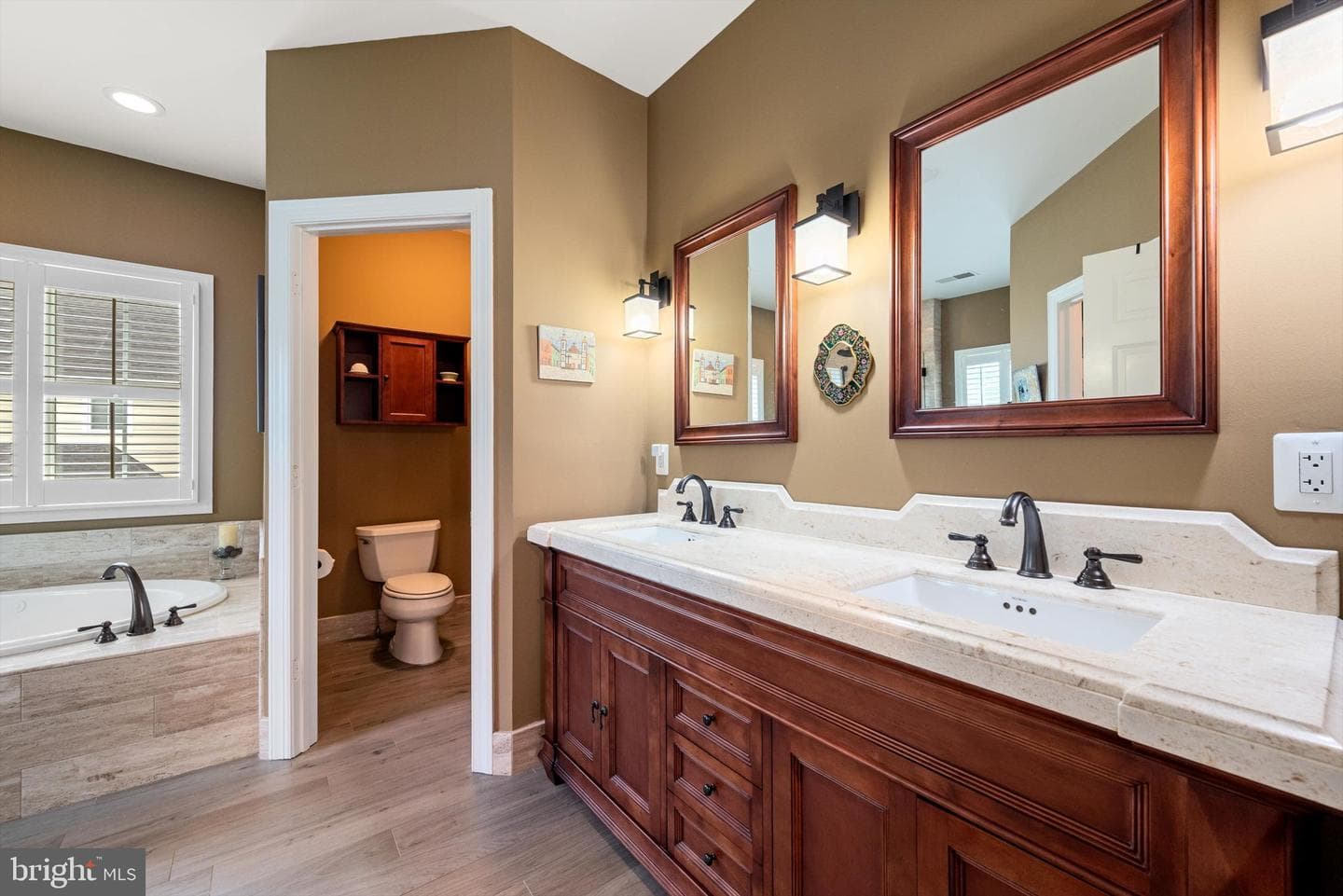 150 Amalfi Court photo 29