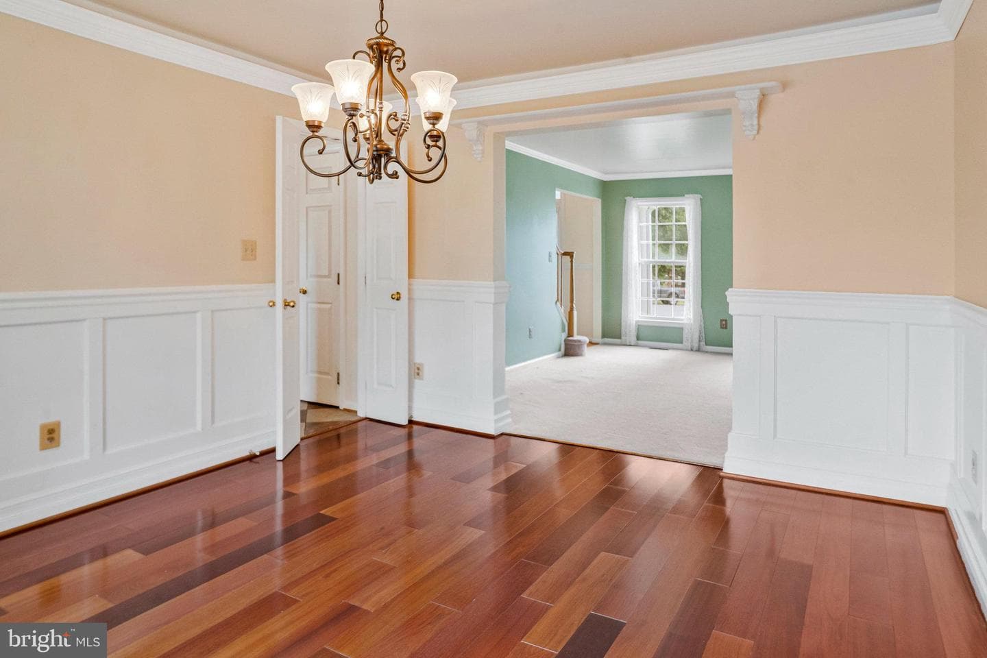 407 Tracy Court NE photo 10