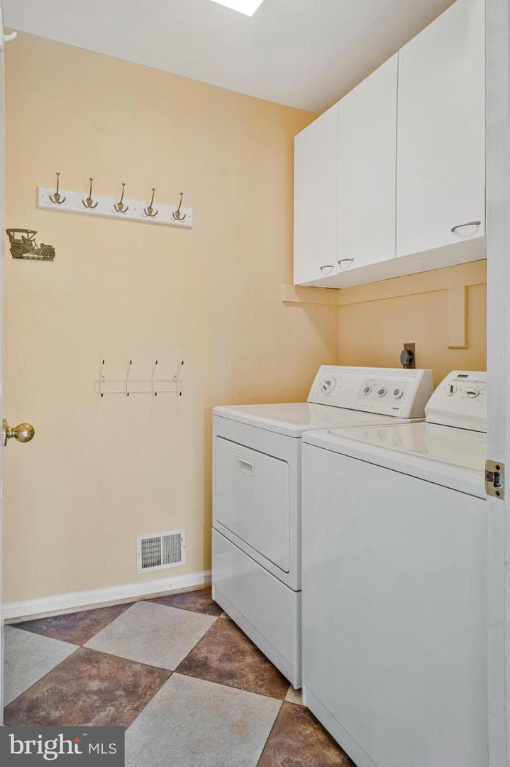 407 Tracy Court NE photo 21
