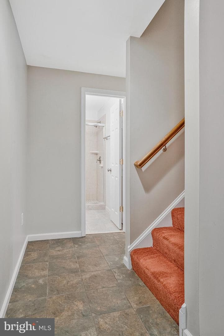 407 Tracy Court NE photo 36
