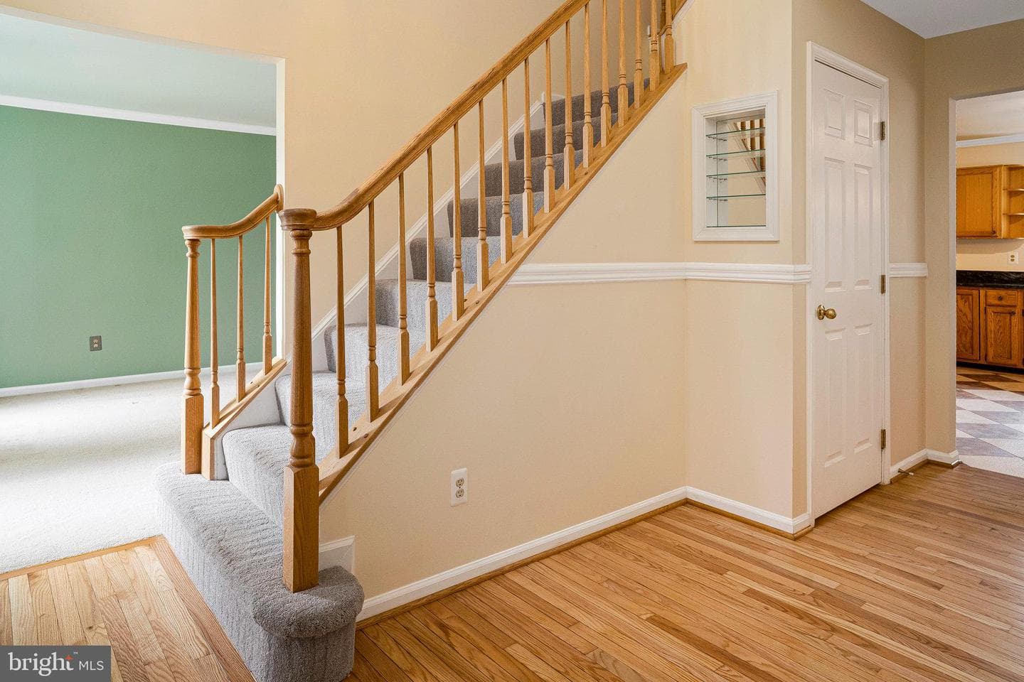 407 Tracy Court NE photo 6