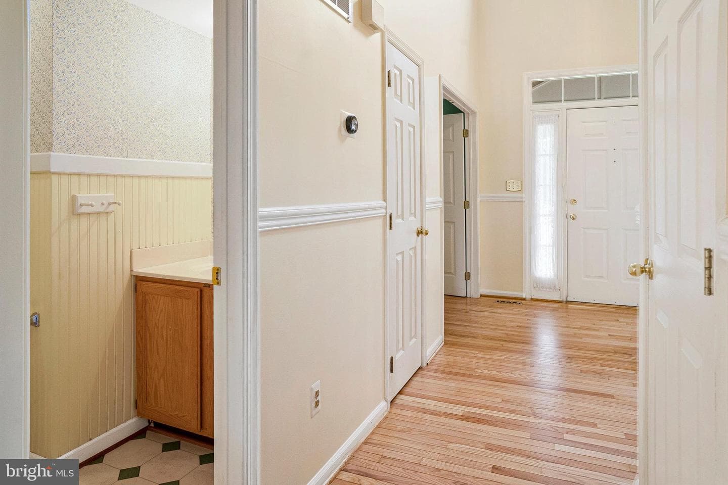 407 Tracy Court NE photo 9