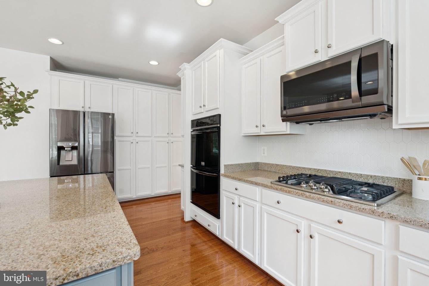 42121 Oak Crest Circle photo 18
