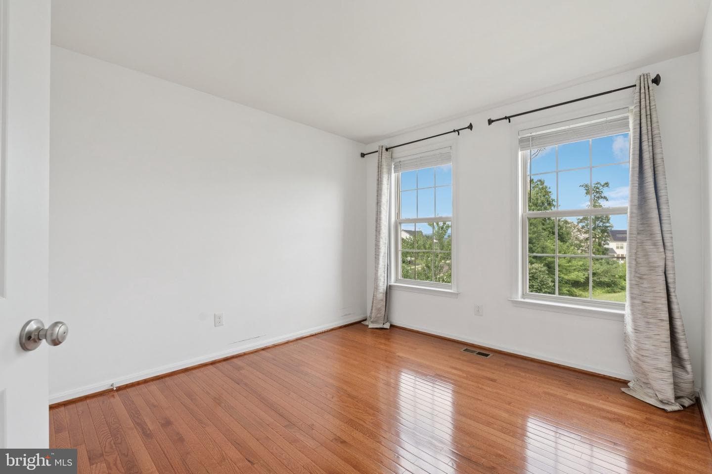 42121 Oak Crest Circle photo 35
