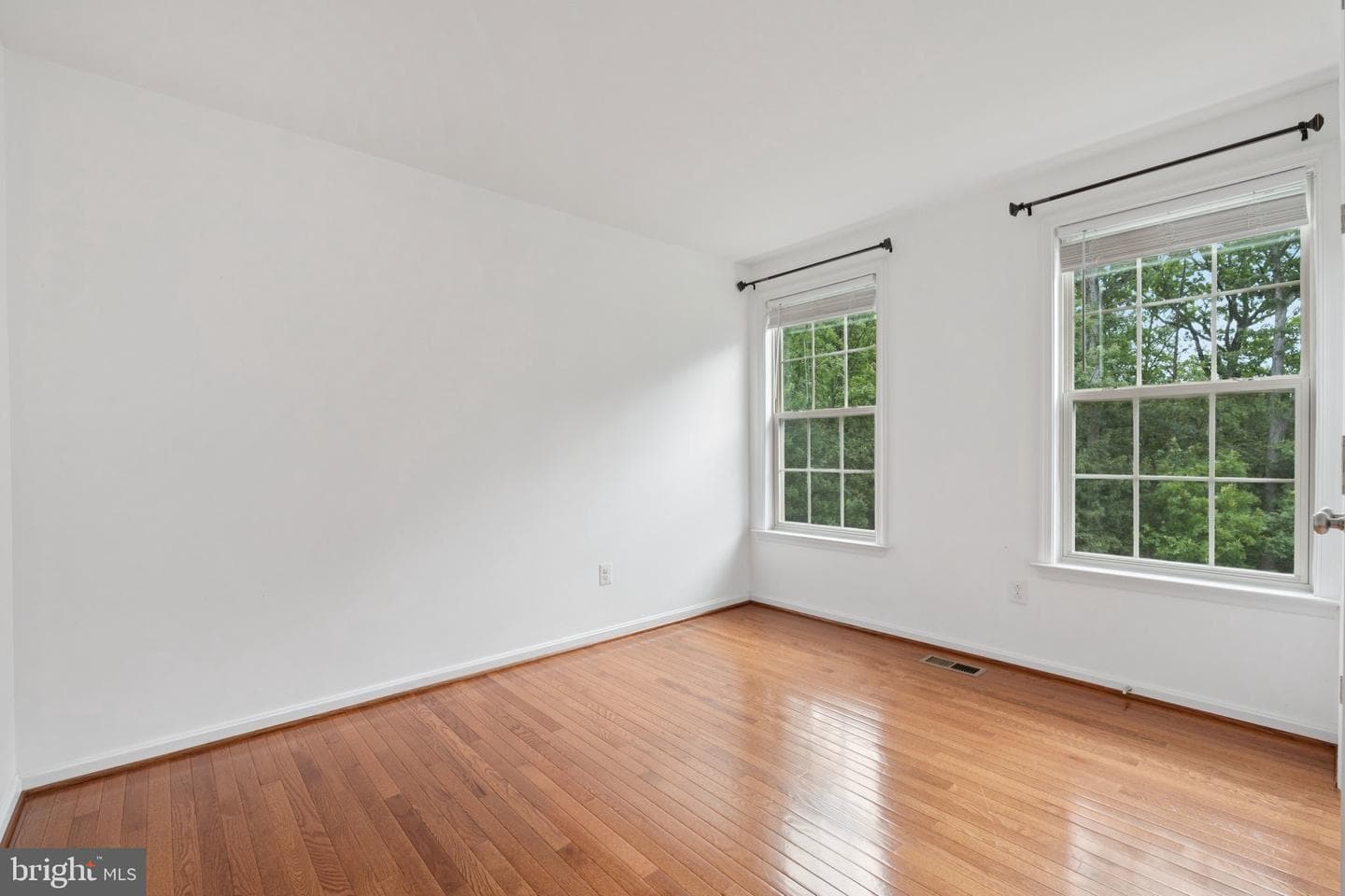 42121 Oak Crest Circle photo 36