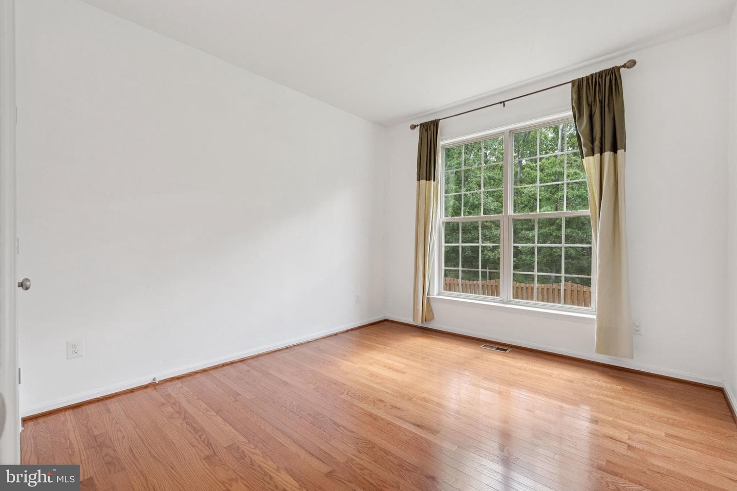 42121 Oak Crest Circle photo 37