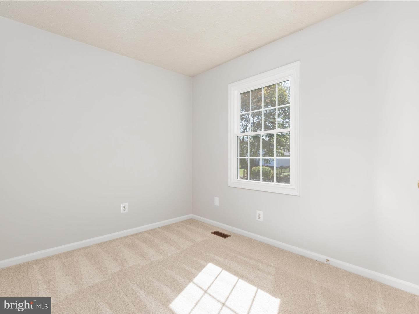 1904 E Beech Road photo 26