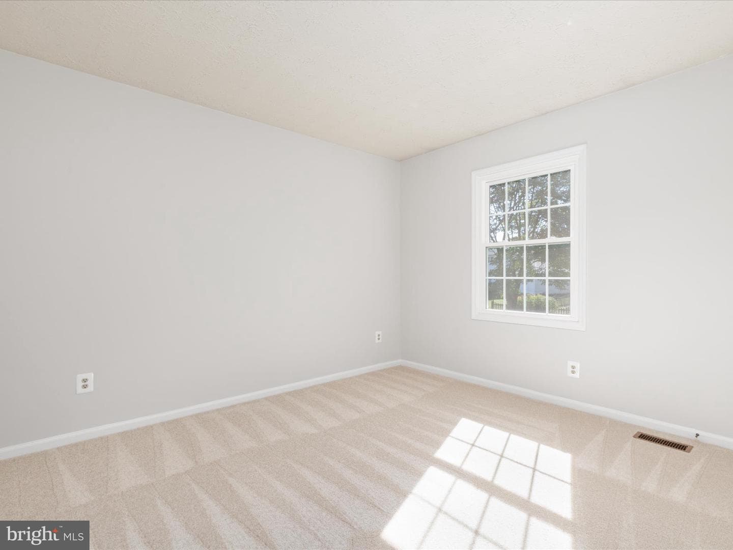 1904 E Beech Road photo 27