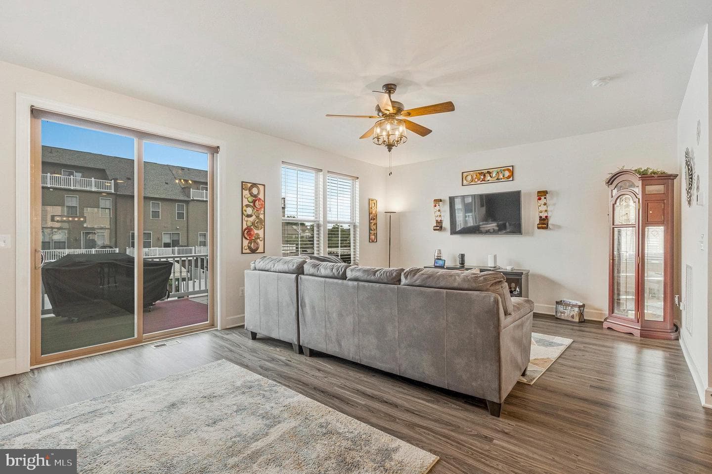 45394 Daveno Square photo 5