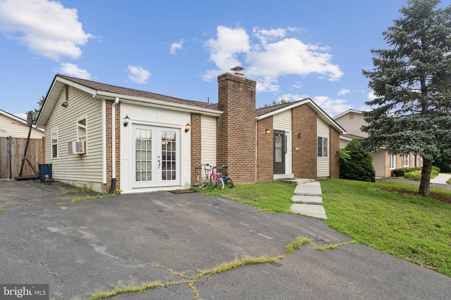 805 N York Road photo 2