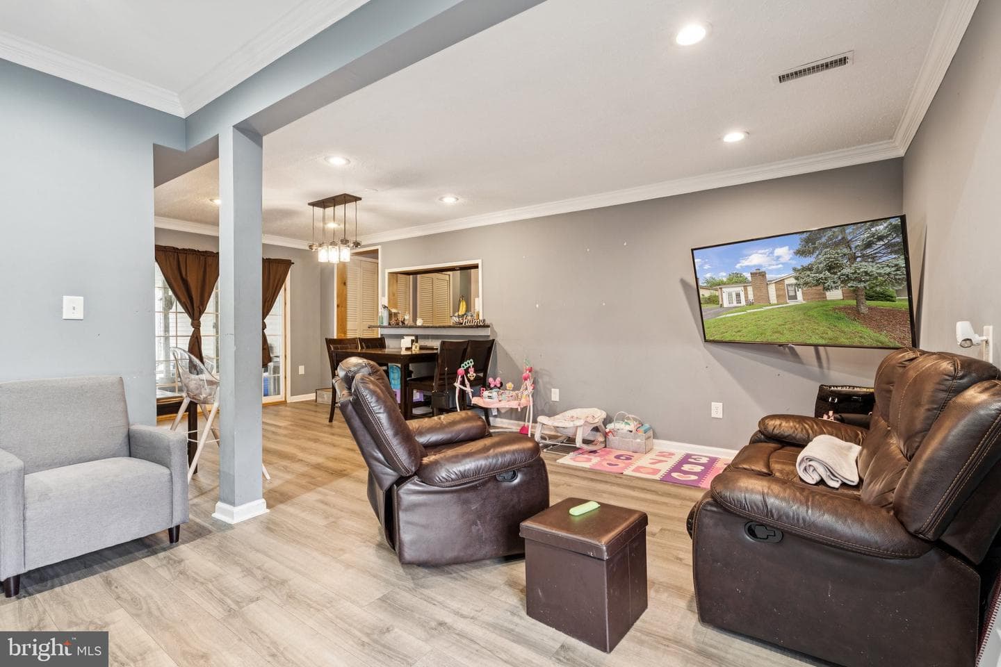 805 N York Road photo 3